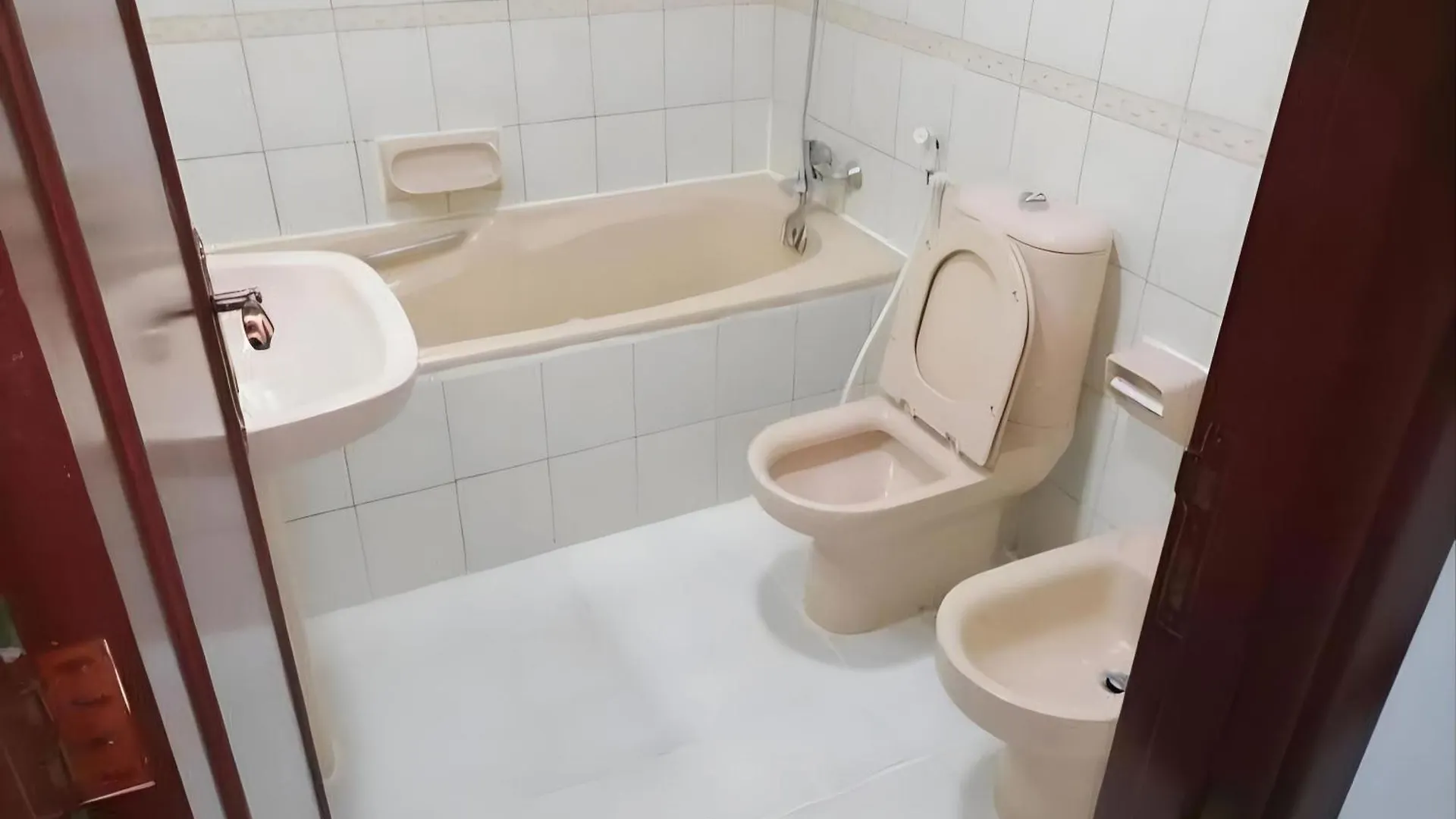 Corniche Street - New Suave Room Abu Dhabi 0*,  United Arab Emirates