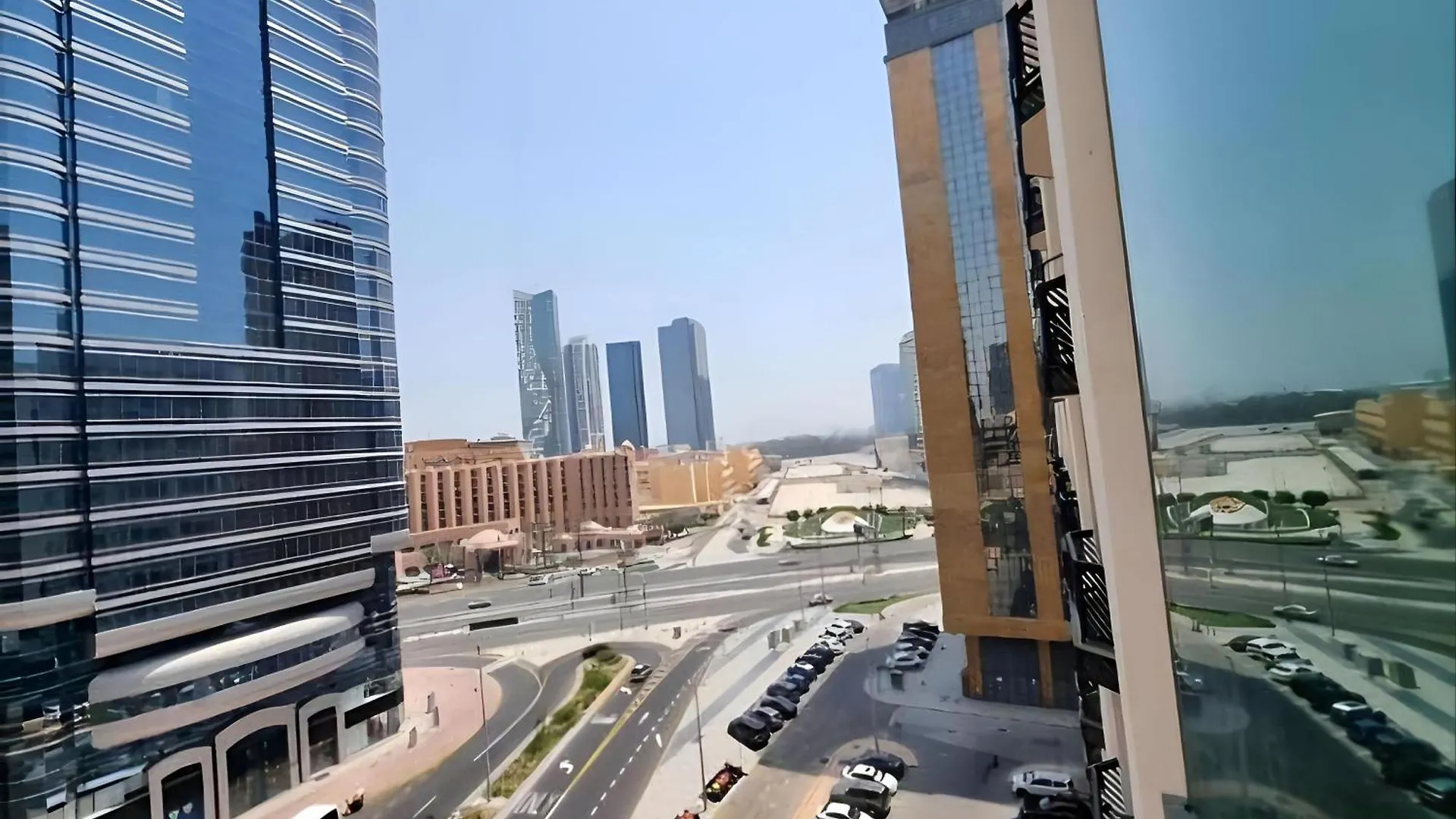 Corniche Street - New Suave Room contacts